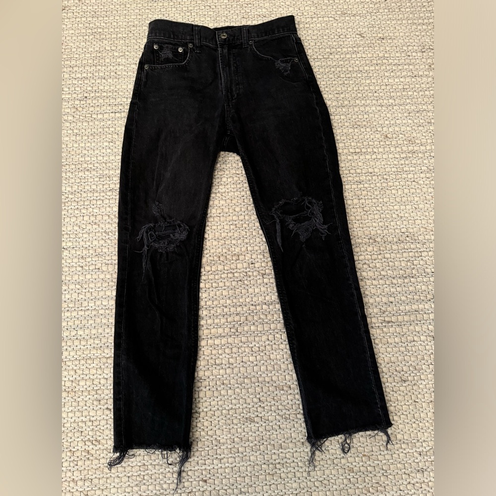Gap Cheeky Straight High Rise Black Destroyed Jeans Size 26 2 Short